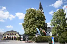 Hochwertig gebautes Wohnhaus mit Wintergarten