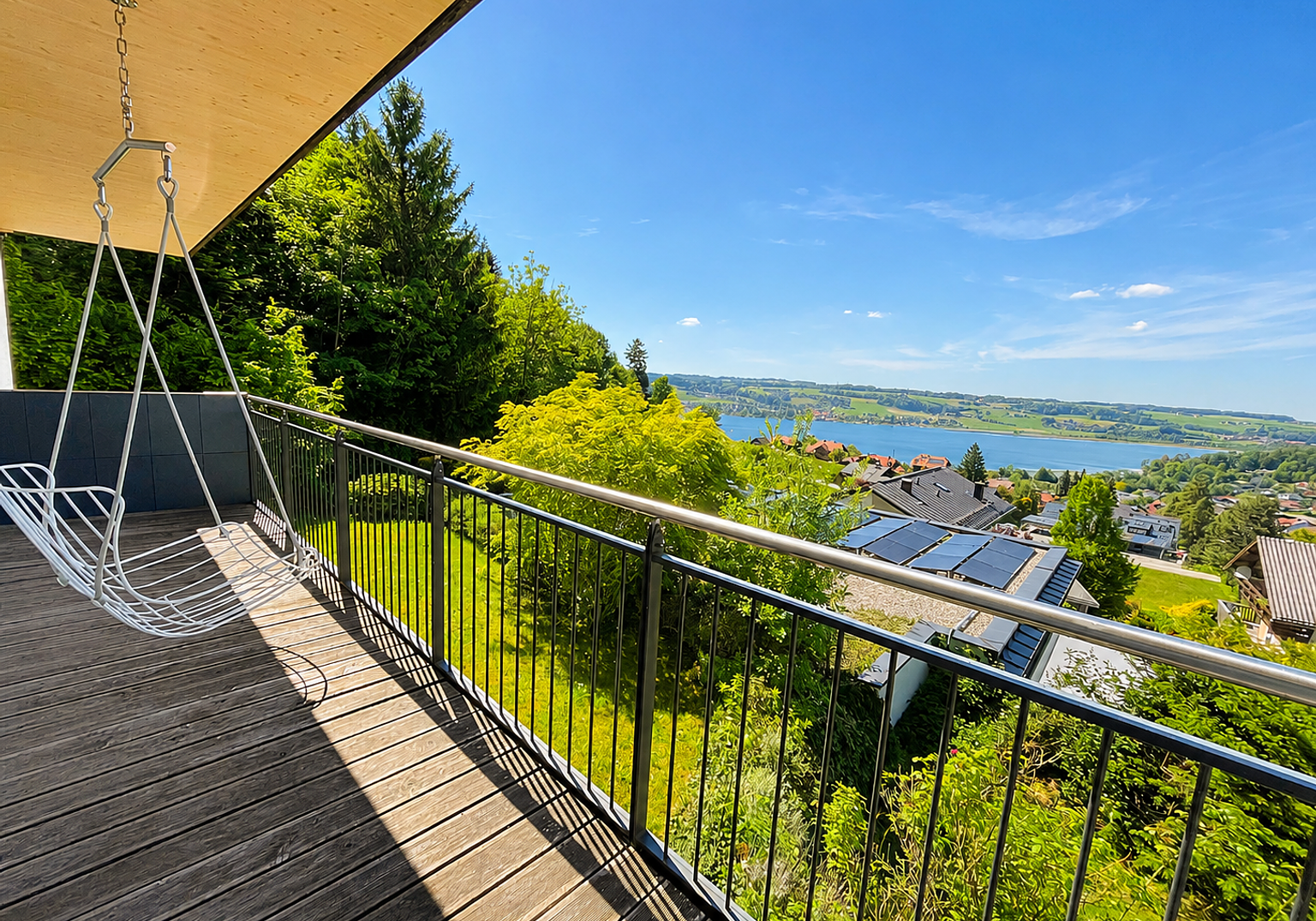Modernes "Haus im Haus" in absoluter Ruhelage